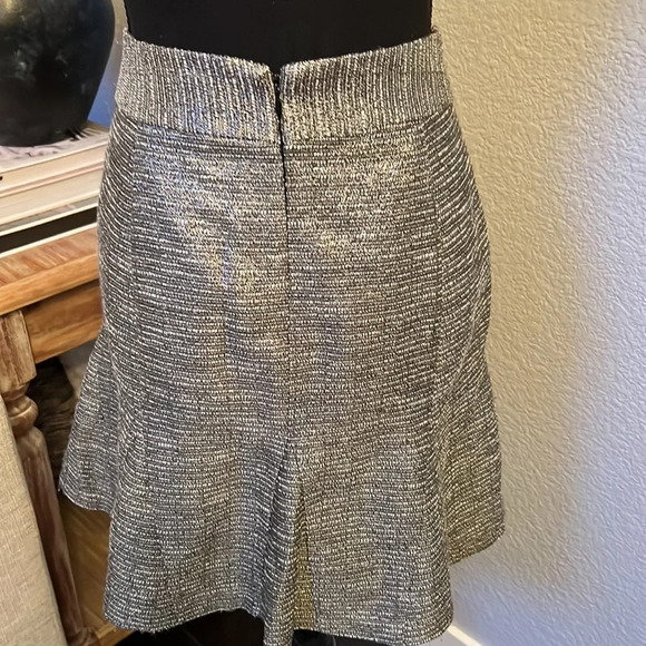 Banana Republic Tweed Metallic Ruffled Gray Skirt - Picture 4 of 6